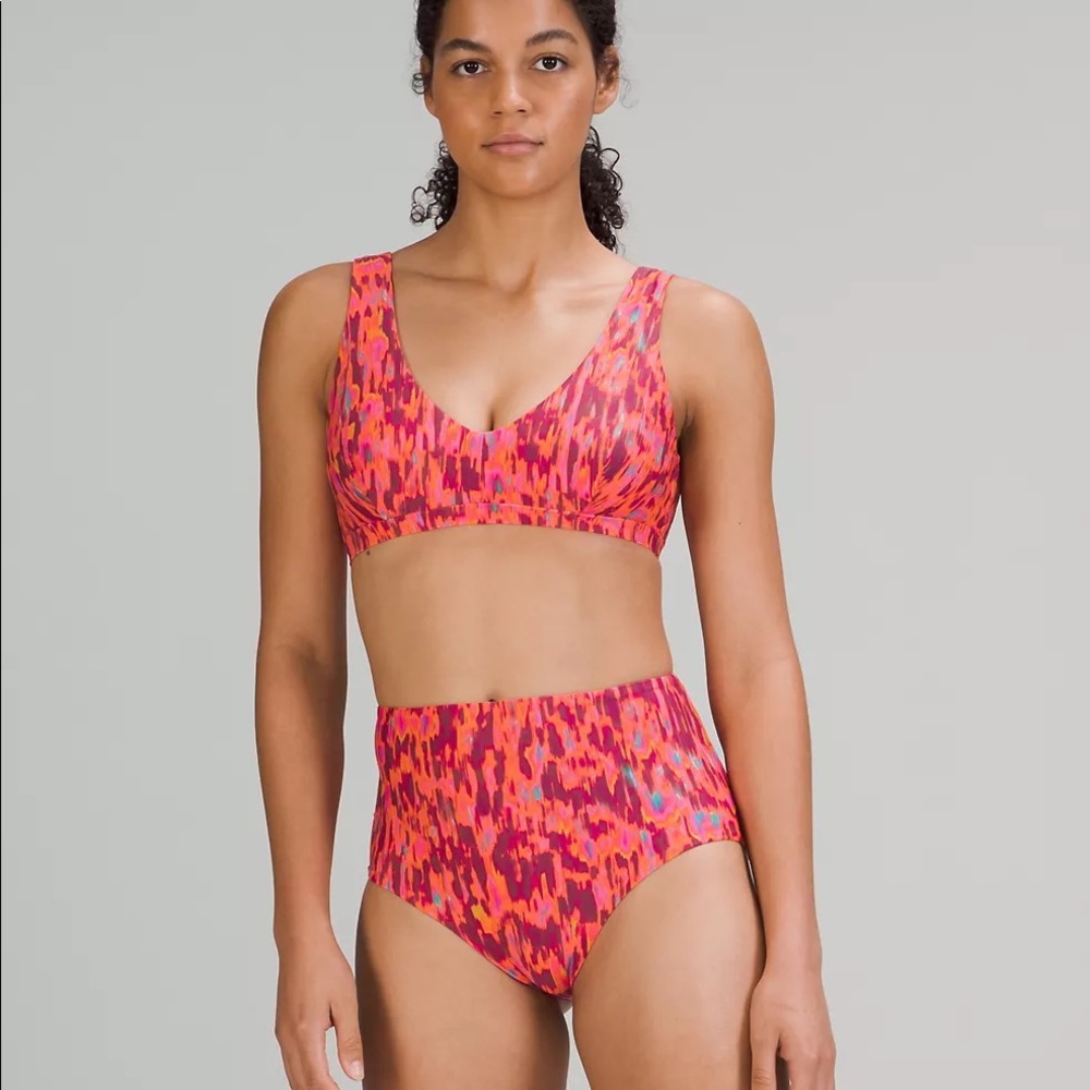 NWT lululemon Waterside V Swim Top C/D Cup